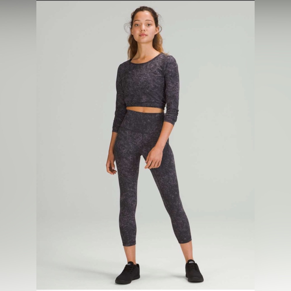 Lululemon Wunder Train 23” Crop Leggings - Picture 1 of 5